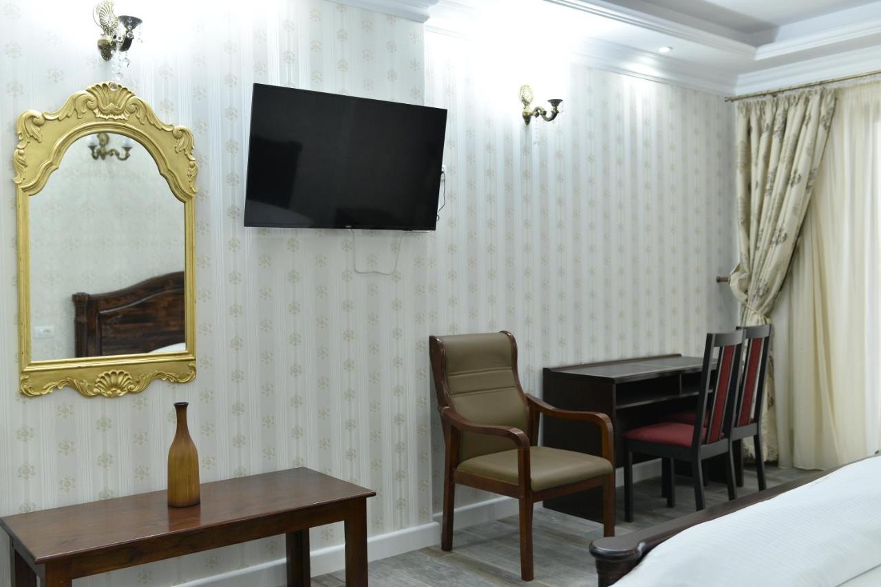 Edy'S Royal Predeal Hotel Exterior photo