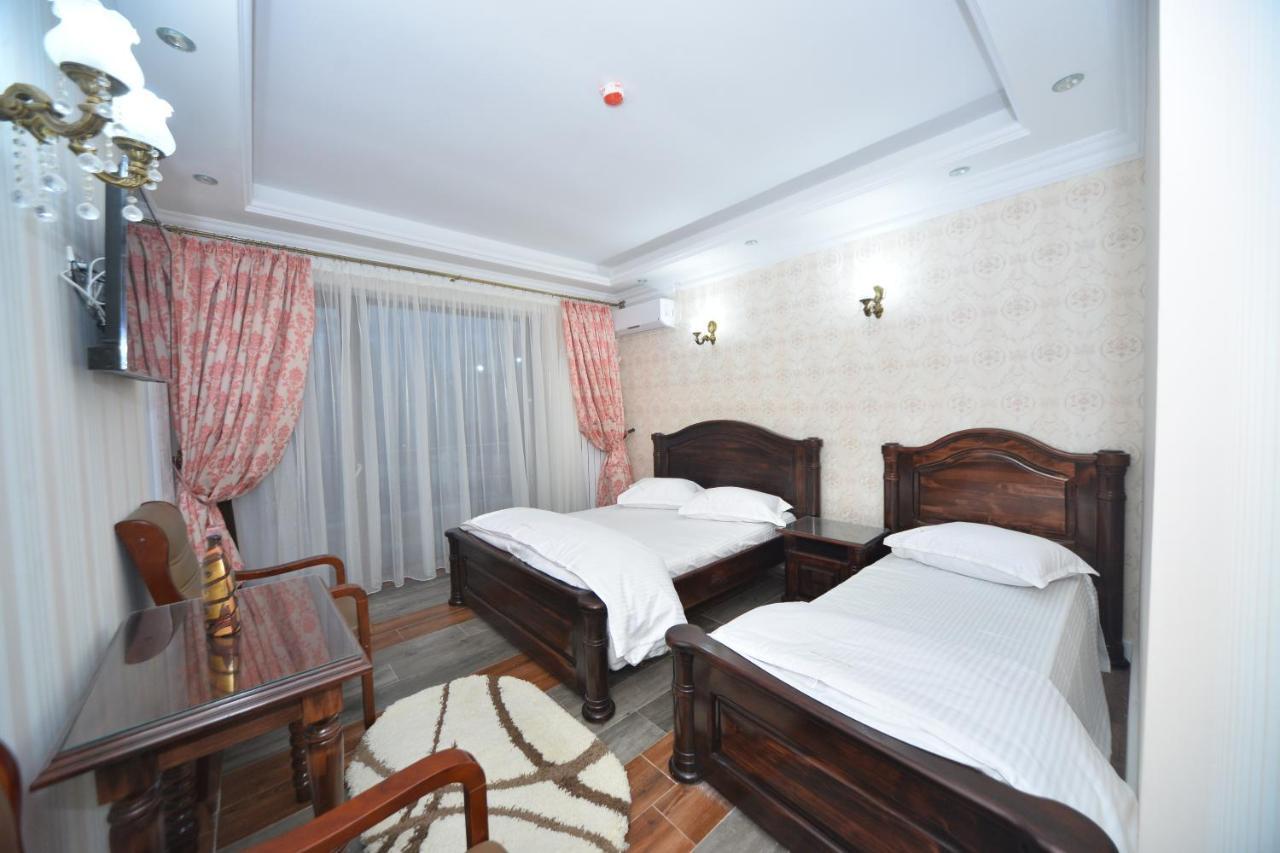 Edy'S Royal Predeal Hotel Exterior photo